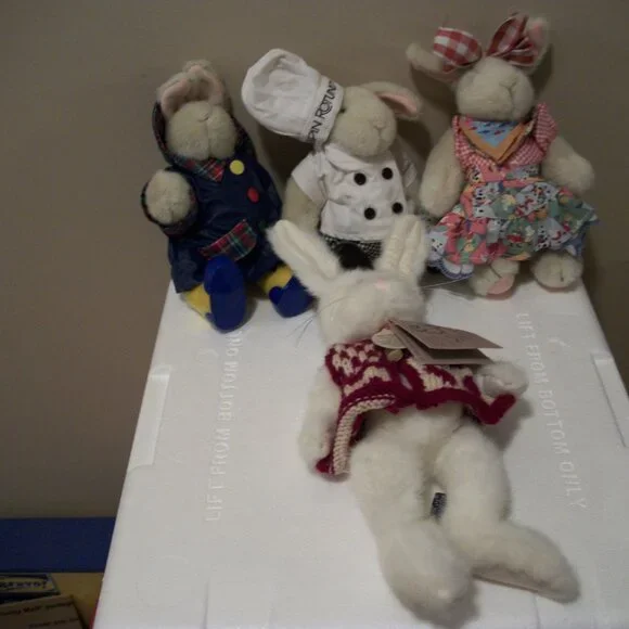 Lot of 3 Muffy Vanderhare Plush and 1 Boyd's Bunny - Picture 1 of 7
